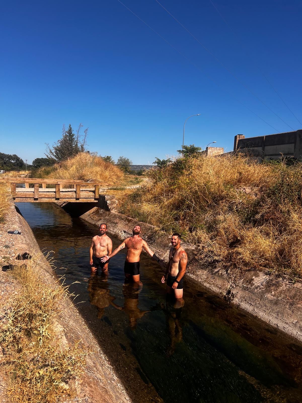 Swimming in the channel outside Nájera. 